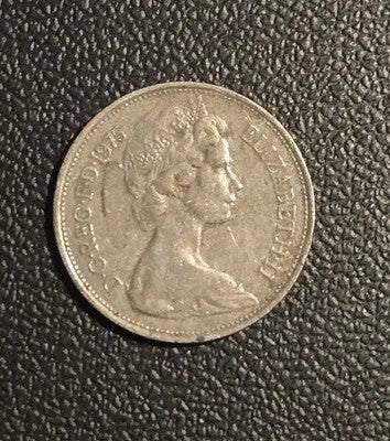 1975 Great Britain 10 New Pence Coin - Queen Elizabeth II - Large Type