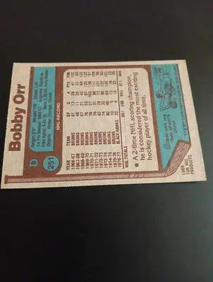 1977-78 Topps - Bobby Orr #251. Chicago Black Hawks. EX - Hockey Card Single