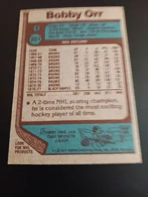 1977-78 Topps - Bobby Orr #251. Chicago Black Hawks. EX - Hockey Card Single