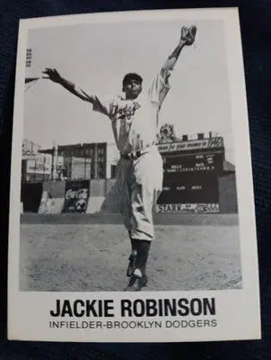1977 - TCMA Renata Galasso - Jackie Robinson #20. Brooklyn Dodgers. EX+ - Baseball Card Single