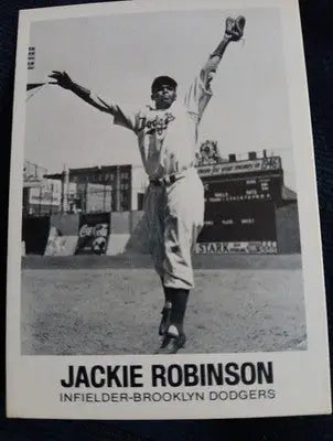 1977 - TCMA Renata Galasso - Jackie Robinson #20. Brooklyn Dodgers. EX+ - Baseball Card Single