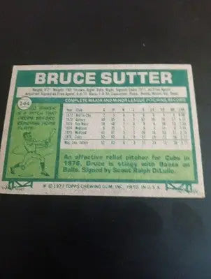 1977 Topps - Bruce Sutter #144 (RC). Chicago Cubs. EX - Baseball Card Single