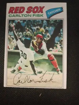 1977 Topps - Carlton Fisk #640. Boston Red Sox. EX+ - NRMT - Baseball Card Single