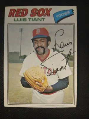 1977 Topps - Luis Tiant #258. Boston Red Sox. EX - EX+