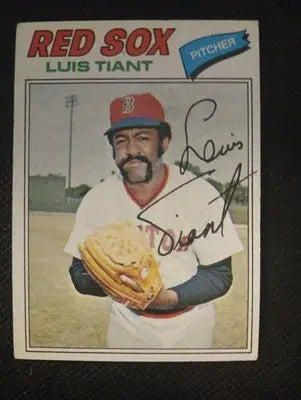 1977 Topps - Luis Tiant #258. Boston Red Sox. EX - EX+
