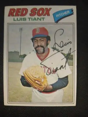 1977 Topps - Luis Tiant #258. Boston Red Sox. EX - EX+ - Baseball Card Single