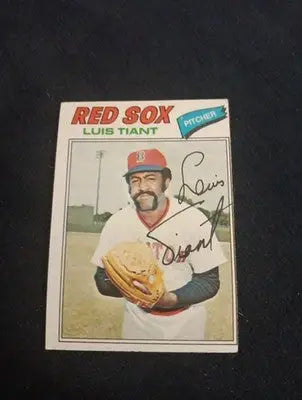 1977 Topps - Luis Tiant #258. Red Sox. EX-NRMT - Baseball Card Single