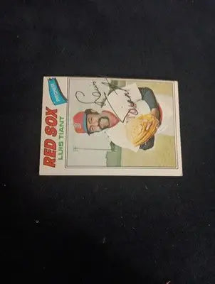 1977 Topps - Luis Tiant #258. Red Sox. EX-NRMT - Baseball Card Single