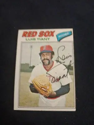 1977 Topps - Luis Tiant #258. Red Sox. EX-NRMT - Baseball Card Single