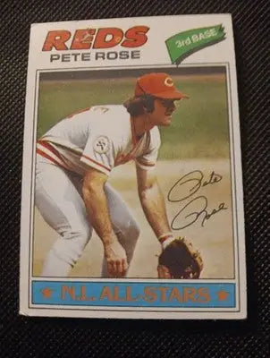 1977 Topps - Pete Rose #450. Reds. surface imperfect. VG - VG+ - Baseball Card Single