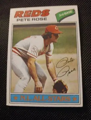 1977 Topps - Pete Rose #450. Reds. surface imperfect. VG - VG+ - Baseball Card Single