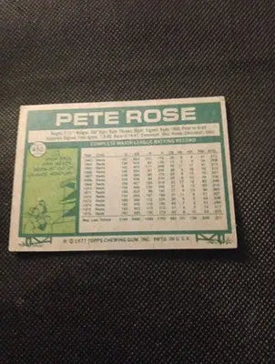 1977 Topps - Pete Rose #450. Reds. surface imperfect. VG - VG+ - Baseball Card Single