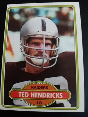 1980 Topps - Ted Hendricks #489. Raiders. EX - EX+ - Football Card Single