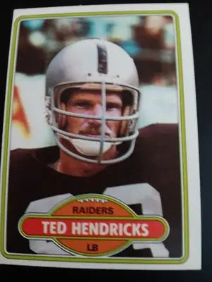 1980 Topps - Ted Hendricks #489. Raiders. EX - EX+ - Football Card Single