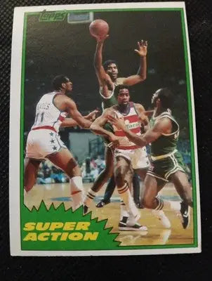 1981-82 Topps - Robert Parish #108E. Boston Celtics. EX - EX+ - Basketball Card Single