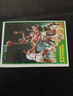 1981-82 Topps - Robert Parish #108E. Boston Celtics. EX - EX+ - Basketball Card Single