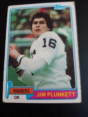 1981 Topps - Jim Plunkett #135. Raiders. VG - VG+ - Football Card Single