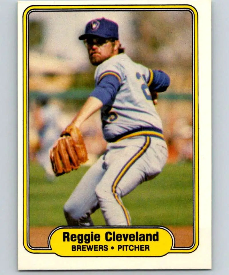 1982 Fleer #137 Reggie Cleveland EX Excellent Milwaukee Brewers Baseball Card - Baseball Card Single