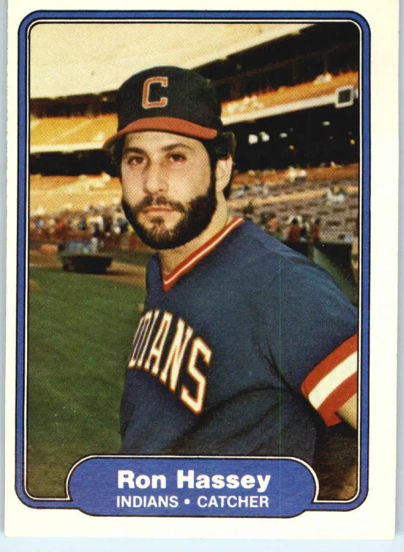 1982 Fleer #370 Ron Hassey EX Excellent Cleveland Indians Baseball Card - Baseball Card Single