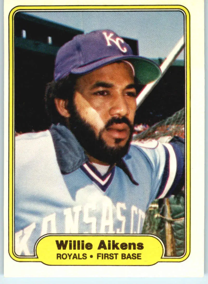 1982 Fleer #404 Willie Aikens EX Excellent Kansas City Royals Baseball Card - Baseball Card Single