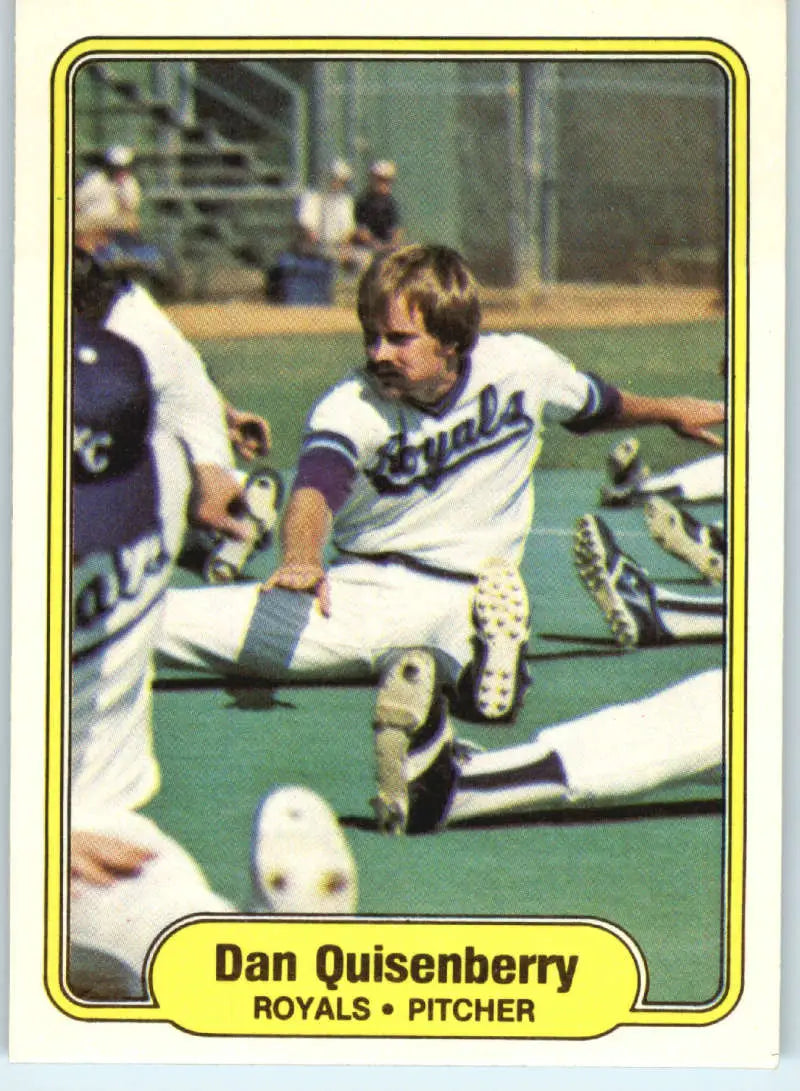 1982 Fleer #422 Dan Quisenberry EX Excellent Kansas City Royals Baseball Card - Baseball Card Single