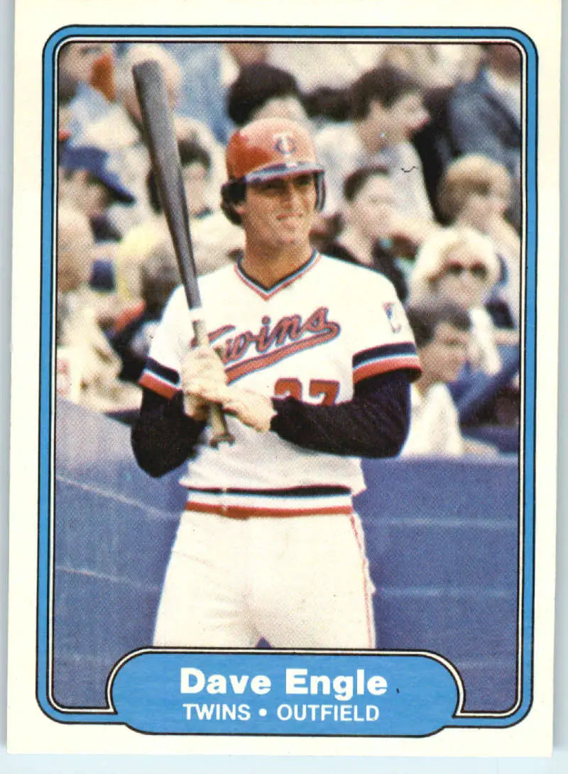 1982 Fleer #552 Dave Engle EX Excellent Minnesota Twins Baseball Card - Baseball Card Single