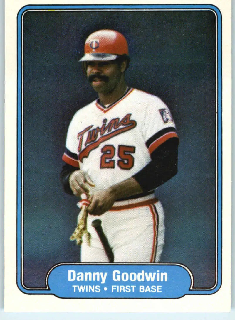 1982 Fleer #554 Danny Goodwin EX Excellent Minnesota Twins Baseball Card - Baseball Card Single