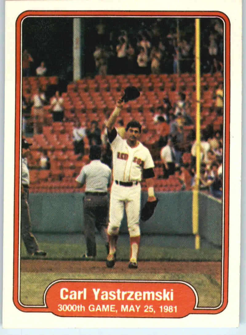 1982 Fleer #633 Carl Yastrzemski EX Excellent Boston Red Sox Baseball Card - Baseball Card Single