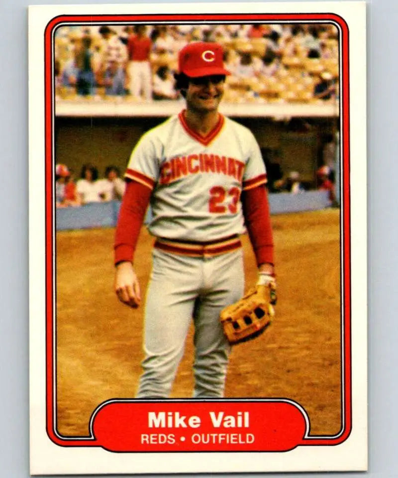 1982 Fleer #84 Mike Vail EX Excellent Cincinnati Reds Baseball Card - Baseball Card Single