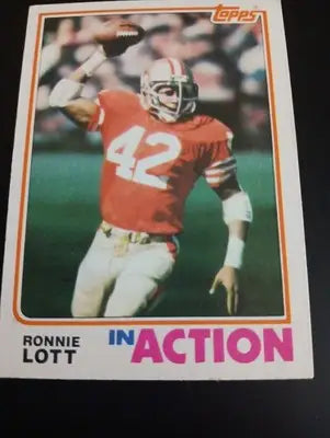1982 Topps - In Action Ronnie Lott #487 (RC). San Francisco 49ers. NRMT+ - Football Card Single