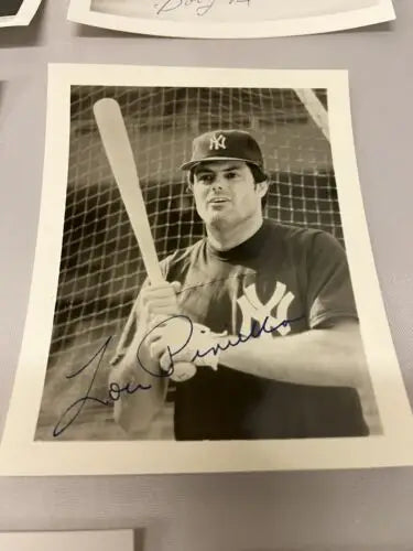 Autographed Joe Piniella baseball photo from 1984 New York Yankees trading cards