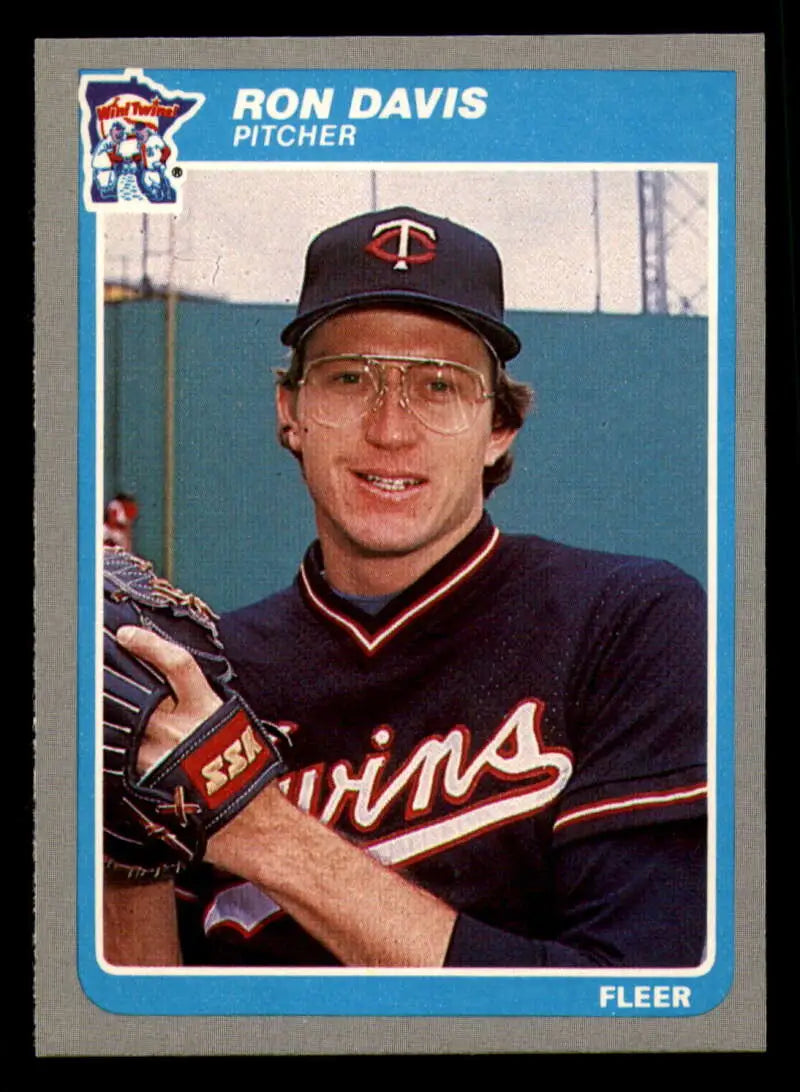 1985 Fleer #275 Ron Davis EX Excellent Minnesota Twins Baseball Card - Baseball Card Single