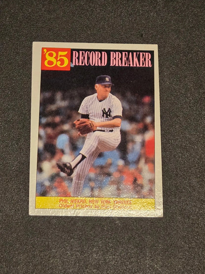1986 Topps #204 Phil Niekro - Trading Card