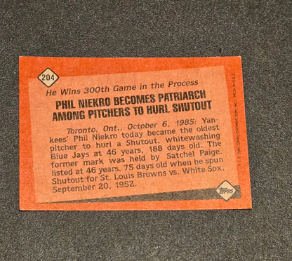 1986 Topps #204 Phil Niekro - Trading Card