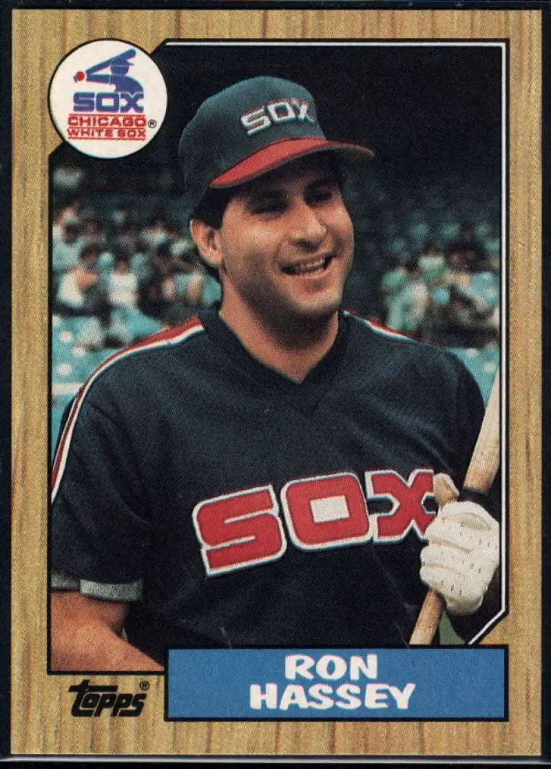 1987 Topps #667 Ron Hassey EX Excellent Chicago White Sox Baseball Card - Baseball Card Single