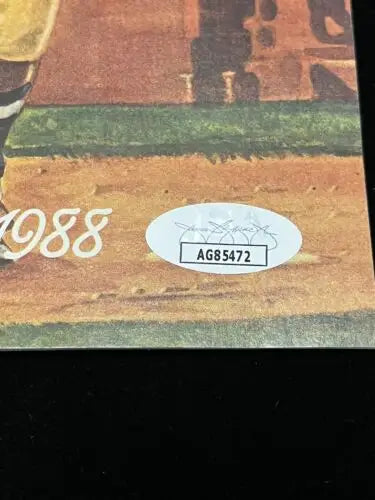 Oval authentication sticker for 1988 Hall of Fame Annual Program autographed by Willie Stargell Auto