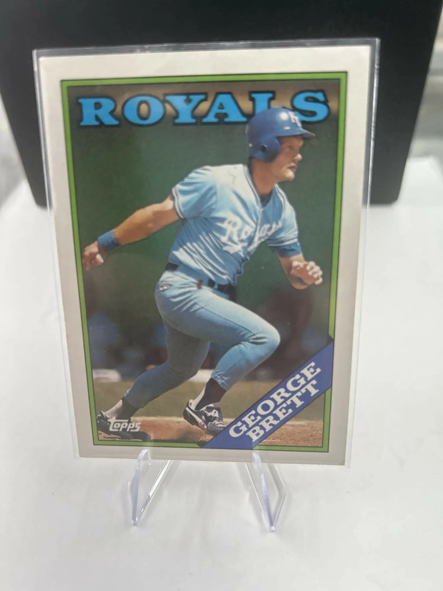 1988 Topps George Brett baseball card showcasing legendary third baseman