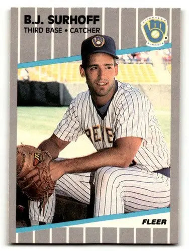 1989 Fleer B.J. Surhoff Milwaukee Brewers baseball card, Surhoff Milwaukee, NM condition