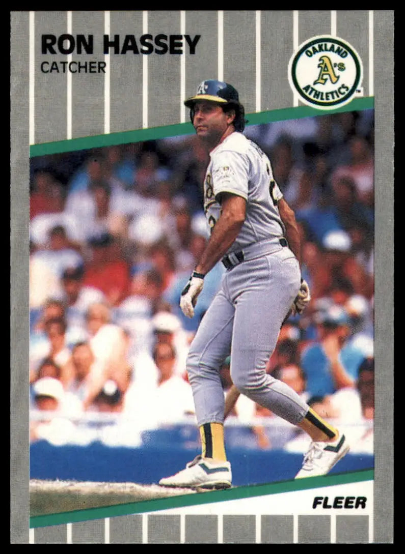 1989 Fleer Ron Hassey 9 Oakland Athletics NM - Baseball Card Single