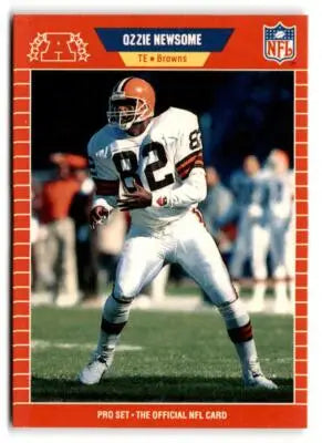 Football trading card featuring Ozzie Newsome in a white Cleveland Browns uniform from 1989 Pro Set