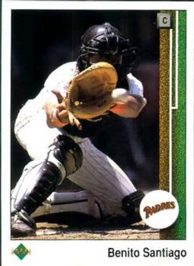 1989 Upper Deck #165 Benito Santiago NM-MT San Diego Padres Baseball Card - Baseball Card Single
