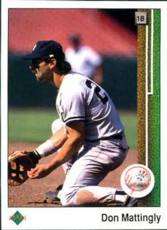 1989 Upper Deck #200 Don Mattingly NM-MT New York Yankees Baseball Card - Baseball Card Single