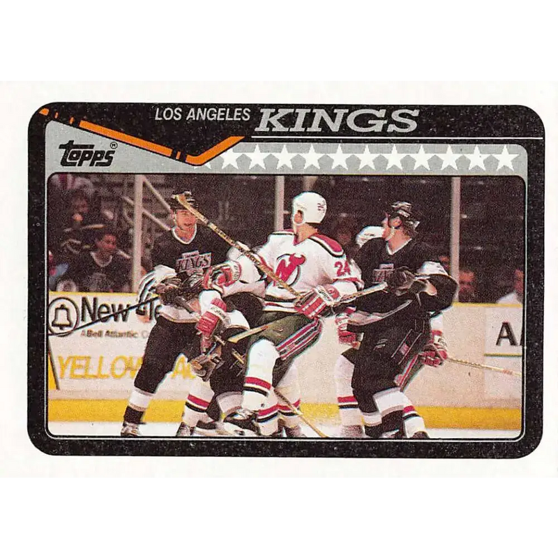 1990-91 Topps #17 Kings Team NM-MT Los Angeles Kings Hockey Card - Hockey Card Single