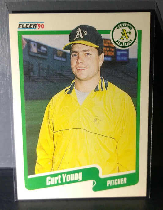 1990 Curt Young Fleer Baseball Card #24 - Baseball Card Single
