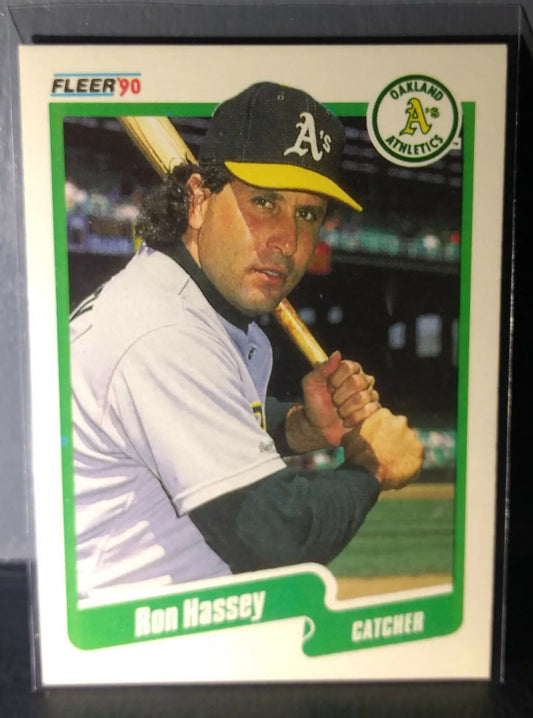 1990 Ron Hassey Fleer Baseball Card #8 - Baseball Card Single