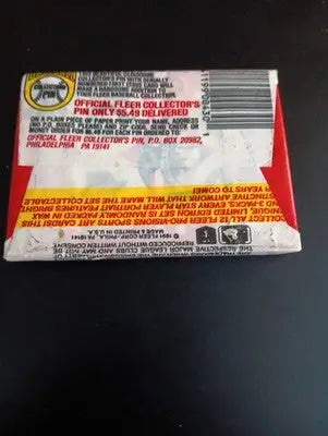 1991 Fleer Baseball - Sealed Wax Pack. 14 baseball cards. 1 sticker. MLB. VG-EX