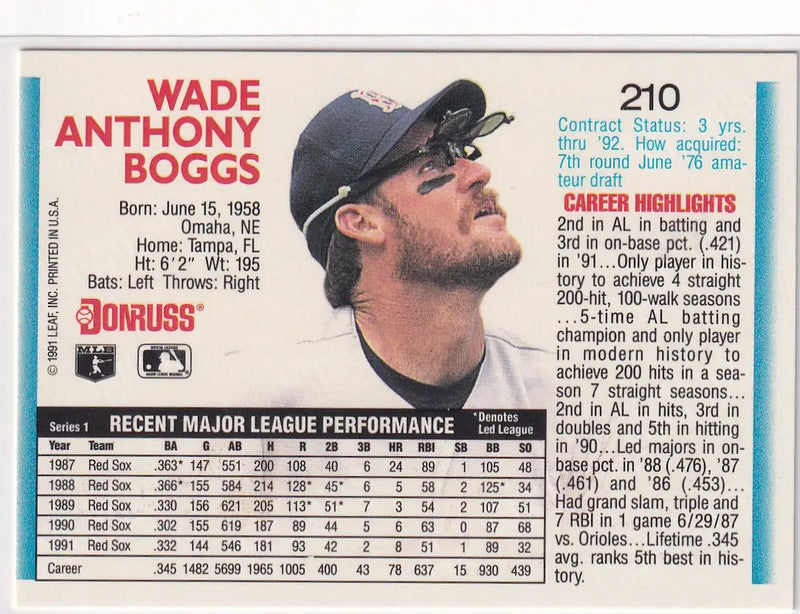 1991 LEAF #210 WADE BOGGS- BOSTON RED SOX - Baseball Card Single