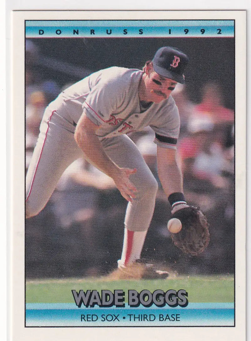 1991 LEAF #210 WADE BOGGS- BOSTON RED SOX - Baseball Card Single