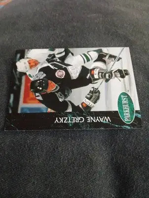 1992-93 Parkhurst - Wayne Gretzky #65. Los Angeles Kings. NRMT+ - Hockey Card Single