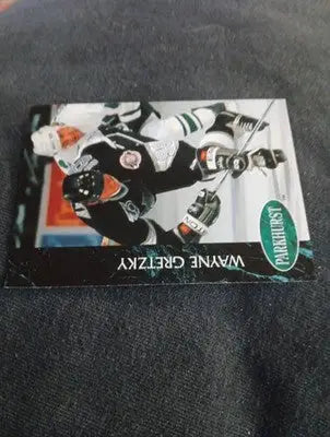 1992-93 Parkhurst - Wayne Gretzky #65. Los Angeles Kings. NRMT+ - Hockey Card Single